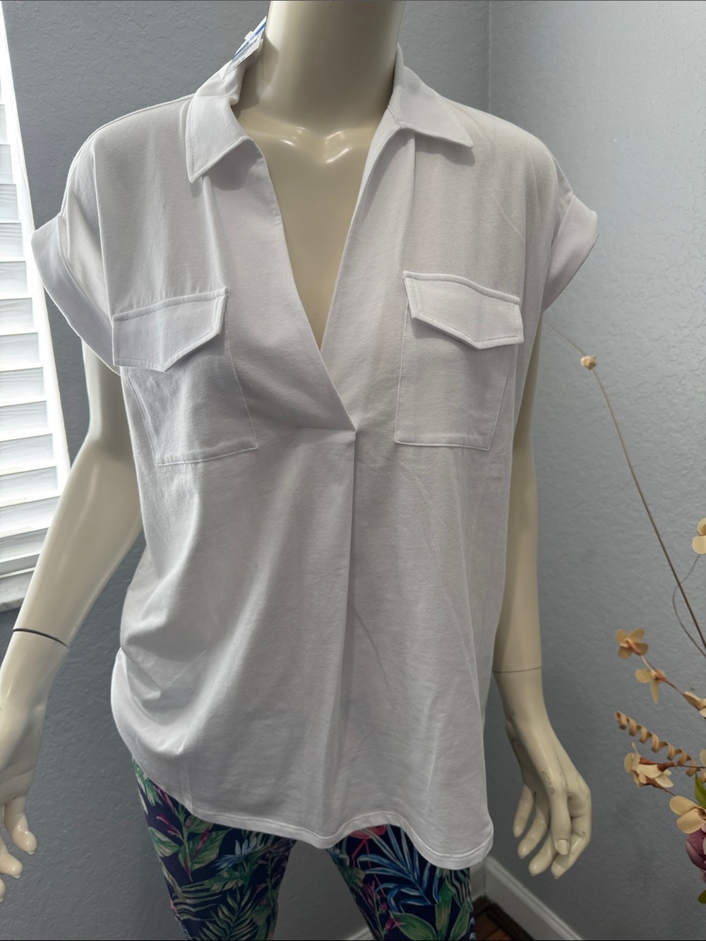 J. McLaughlin Women's White Short-Sleeve Button Front Shirt